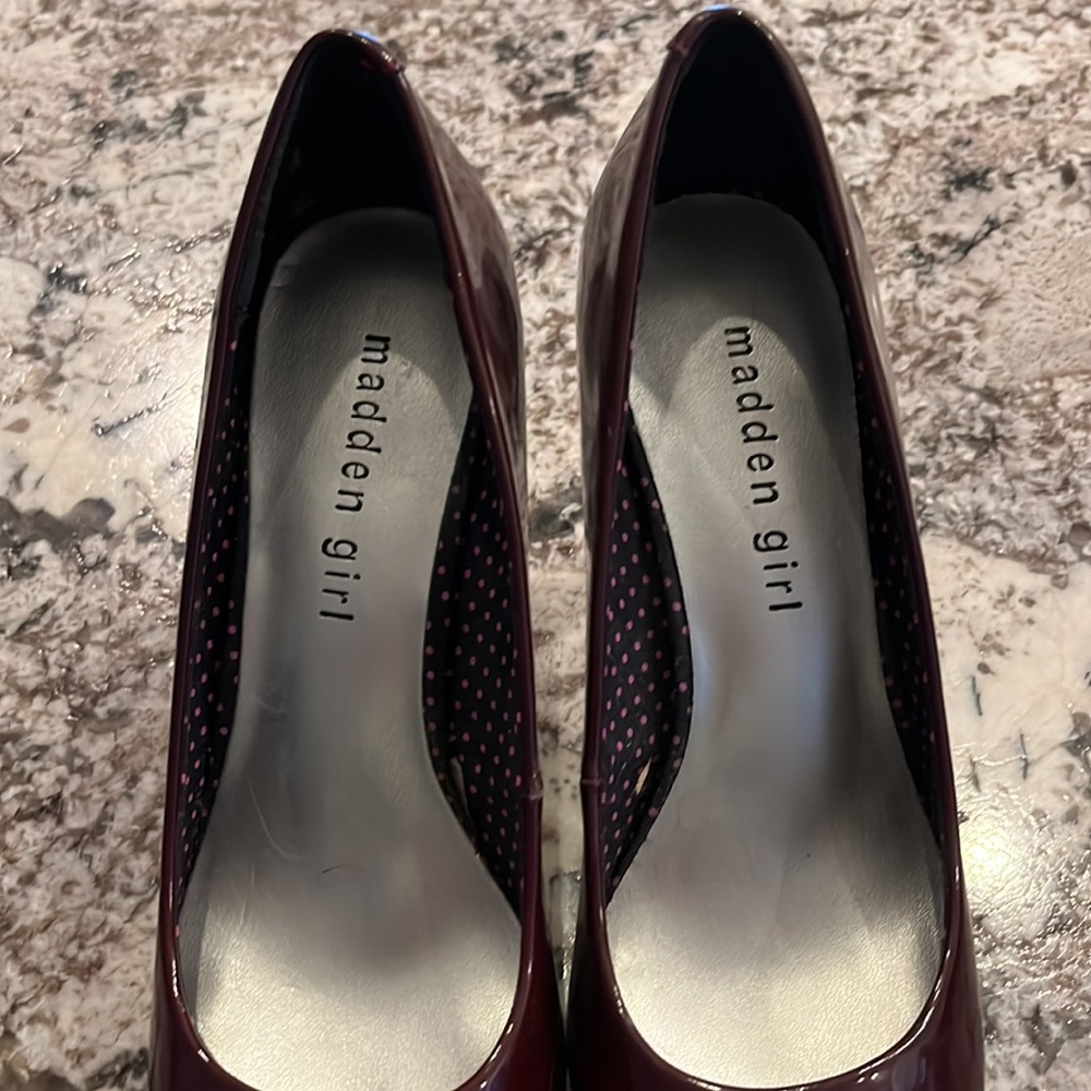 Heels - Picture 3 of 4